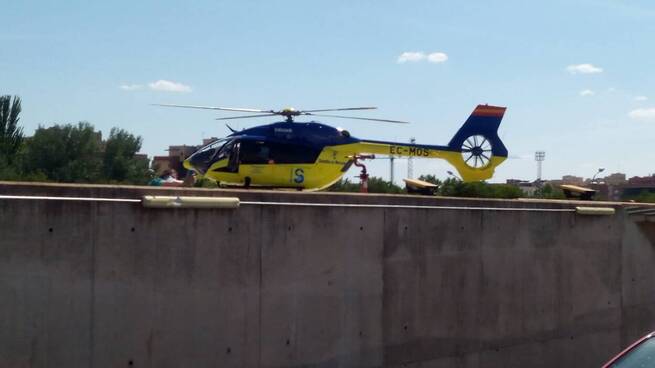 Un trabajador resulta herido en Los Navalmorales tras precipitarse desde un andamio