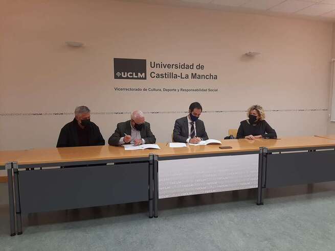 La UCLM acuerda con la RACAL que sus académicos hagan uso de la Biblioteca General del Campus de Cuenca