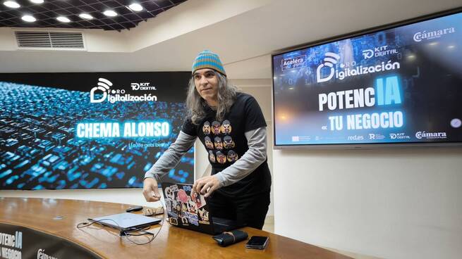 Chema Alonso insta a las empresas de Ciudad Real a adoptar la inteligencia artificial como "corazón tecnológico"