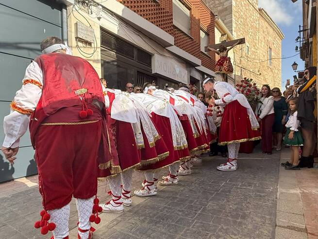 La procesión por las calles de Villacañas pone el broche de oro a una gran celebración del Cristo de la Viga