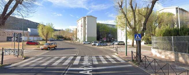Tres personas intoxicadas por humo en un incendio en la terraza de un piso en Puertollano