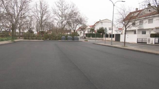 Ciudad Real ejecuta mejoras en Los Rosales con nuevo asfaltado y anuncia semáforo para 2025