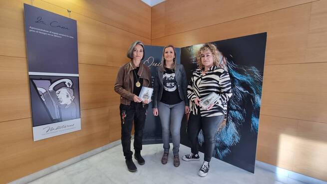 La Biblioteca de Valdepeñas acoge la exposición de microrrelatos ‘Nasciturus’, de Pertinaz Pertinaz y Maldomado