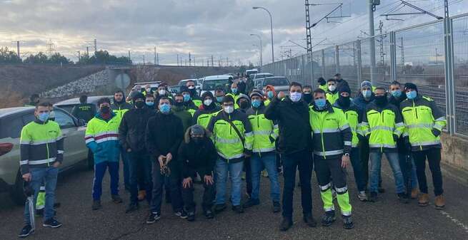 Los trabajadores de Nertus, la empresa de mantenimiento ferroviario del AVE de La Sagra, comienzan una huelga indefinida