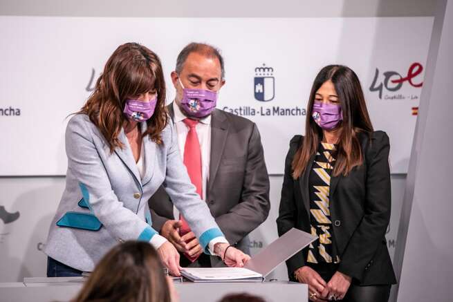 Gobierno regional y UCLM ponen en marcha la ‘Cátedra Clara Campoamor’ para impulsar la igualdad, luchar contra la violencia de género y promover el respeto a la diversidad sexual