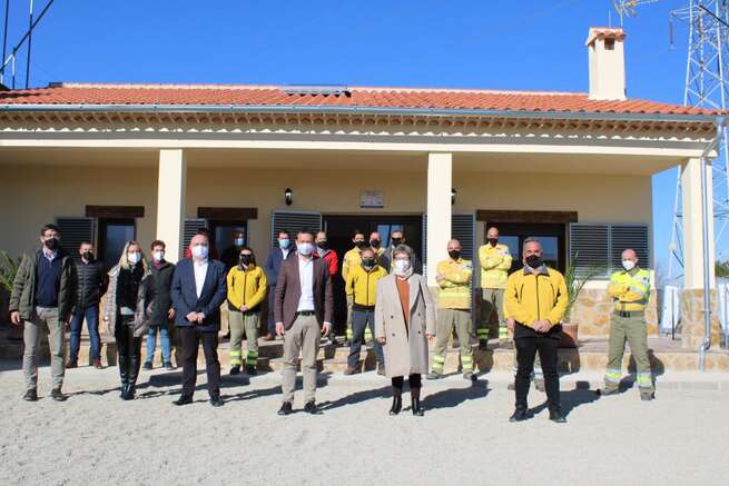 Invertidos 169.000 euros en una nueva base de retén en Casas de Ves para continuar reforzando sus infraestructuras frente a los incendios forestales