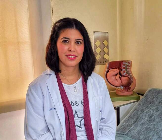 Una matrona del Centro de Salud de San Clemente, doctora Cum Laude por un estudio sobre la lactancia materna 