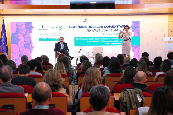 La Estrategia de Salud Comunitaria de Castilla-La Mancha obtiene el apoyo de Ana Céspedes, experta y referente mundial en la materia