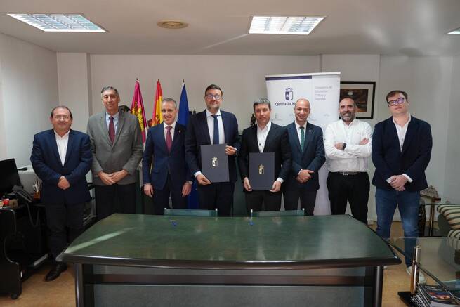 Castilla-La Mancha lidera la inserción laboral en FP con una inversión de 26 millones en tecnología y colaboración con Amazon