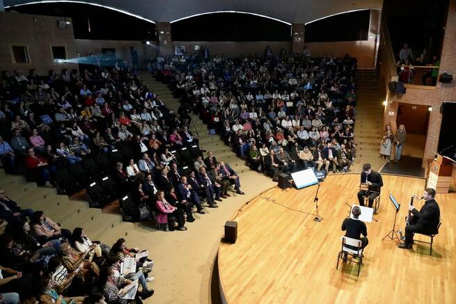Castilla-La Mancha invierte 1,3 millones en recursos digitales para 500 centros educativos