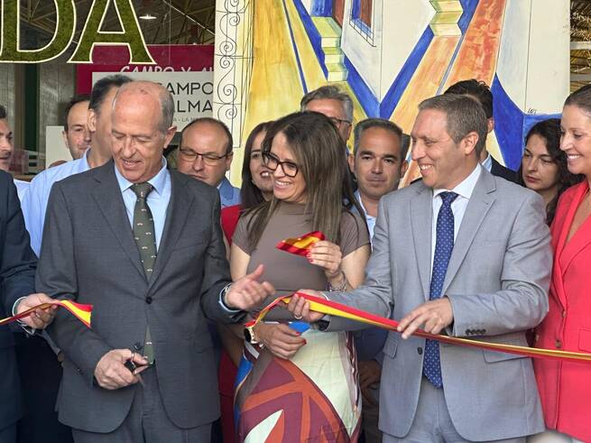 Castilla-La Mancha refuerza su apoyo al sector del ajo en la inauguración de la 51ª FIDA en Las Pedroñeras