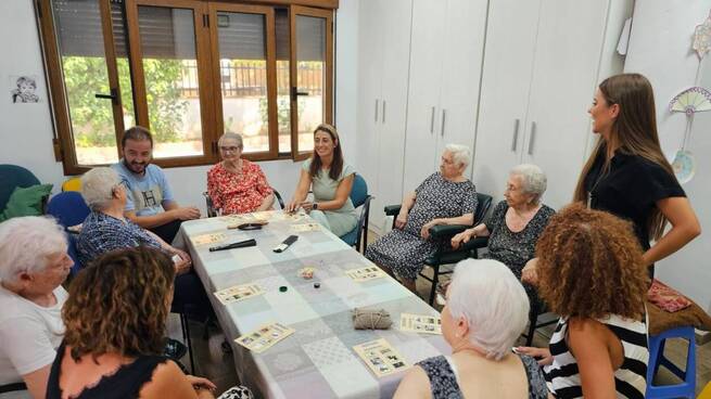 Destinados en Castilla-La Mancha casi dos millones a combatir la soledad no deseada con programas en 300 municipios