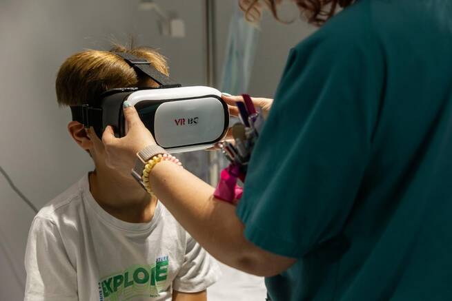 Las gafas de realidad virtual reducen un 97% la ansiedad infantil en urgencias del Hospital de Guadalajara