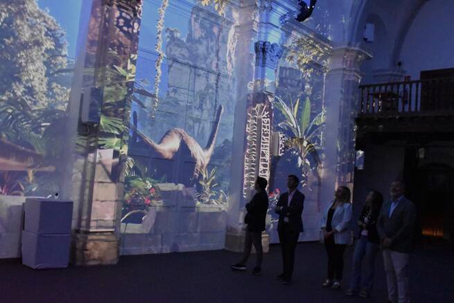 Cuenca estrena un espectáculo inmersivo sobre dinosaurios en la Iglesia de San Miguel