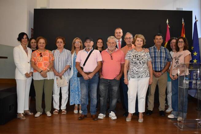 Castilla-La Mancha supera en un 49% su meta de formación digital con 48.000 participantes, liderando la reducción de brechas