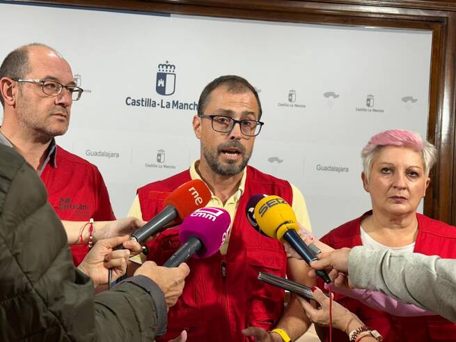 El incendio forestal de Peñalba de la Sierra evoluciona de forma favorable y se trabaja para su estabilización