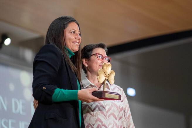 El Gobierno regional recibe la Mención de Honor de APANAS en su 60º aniversario por tres décadas de colaboración