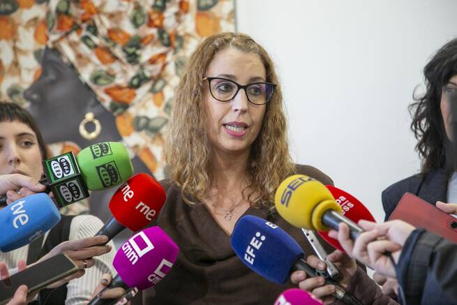 El Gobierno regional condena el suceso y anuncia que se personará como acusación en la vía judicial si se confirma como violencia de género