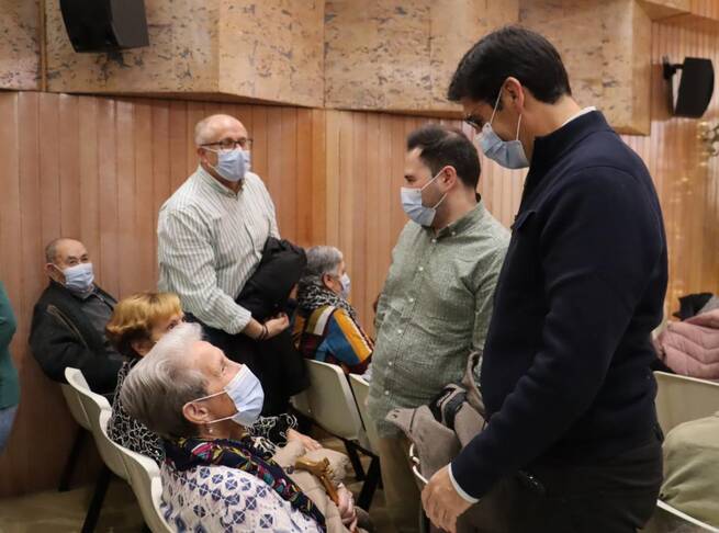 Castilla-La Mancha amplía a 370 millones su presupuesto para mayores mientras relanza el programa contra la soledad en Navidad