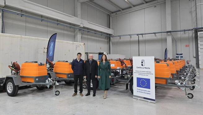 Distribuidos 29 remolques con depósito de agua entre agrupaciones de Protección Civil de la región