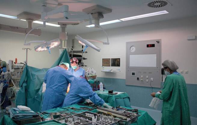 Hellín estrena quirófano de Traumatología tras una reforma integral que mejora la seguridad y precisión en cirugía
