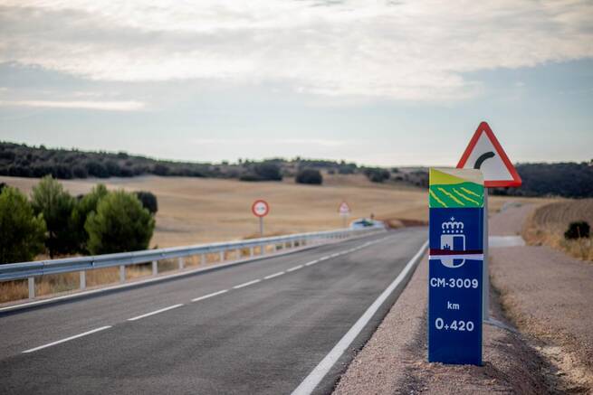 Castilla-La Mancha renovará 68.000 señales verticales en las carreteras hasta junio de 2027