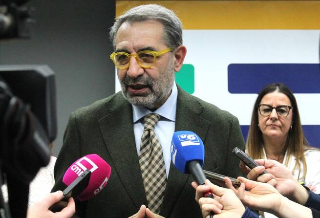 Hellín mejora su asistencia urológica con un 40% más de altas y reducción de estancias