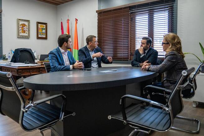 Núñez acusa a Page de negar el convenio sanitario con Madrid por "odio ideológico"