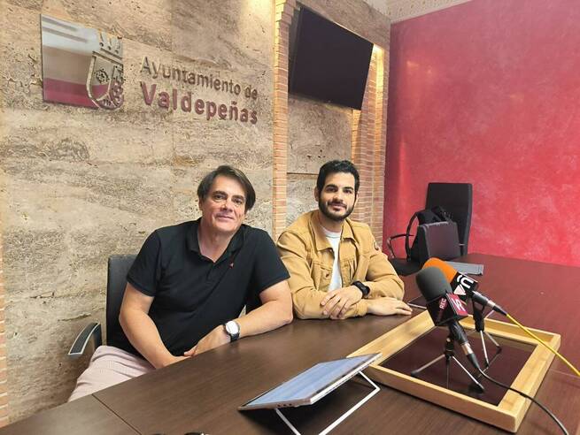 Valdepeñas enfrenta una tormenta política por subidas de hasta el 47% en tasas deportivas