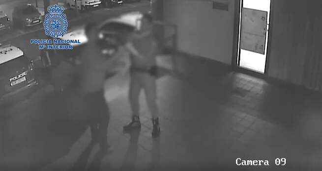 La Policía Nacional auxilia en Talavera de la Reina a una bebé de 14 meses que no respiraba