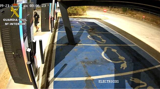 Desmantelada una banda especializada en robo de cableado de cobre en áreas de servicio de la A-4 a su paso por Puerto Lápice