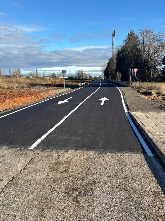 Azuqueca reabre al tráfico la calle Alfredo Di Stéfano tras completar las obras de ensanche y renovación del pavimento