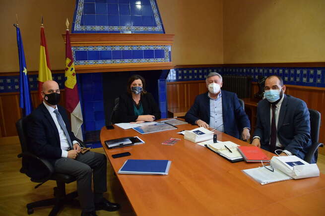 El Gobierno de Castilla-La Mancha muestra su apoyo a los proyectos de la empresa Tecnove, en Herencia