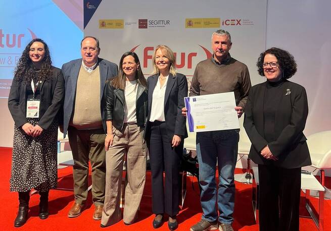 La Sierra del Segura recibe en FITUR el reconocimiento como Destino Novel comprometido con la calidad turística