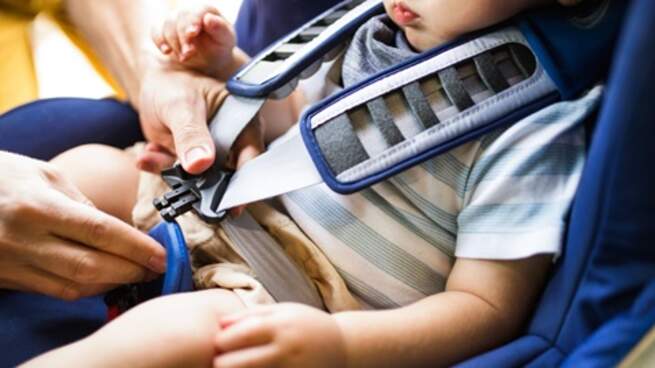 OCU advierte de problemas de seguridad en dos sillitas de coche para niños