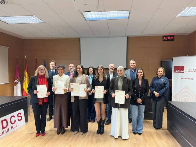 Estudiantes de la Facultad de Derecho de Ciudad Real reciben los premios a los mejores trabajos de fin de grado