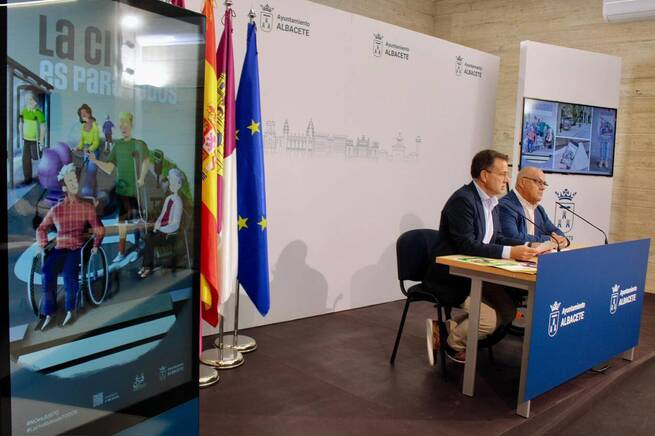 Albacete lanza una campaña de concienciación para proteger la accesibilidad y evitar comportamientos incívicos