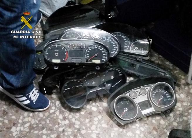 Imagen: La Guardia Civil esclarece 120 delitos de estafa en modificación ilícita de cuentakilómetros