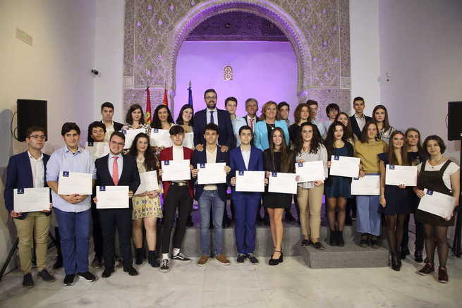 El Gobierno regional premia el esfuerzo de los alumnos y alumnas más destacados en ESO, Bachillerato y Enseñanzas Artísticas de la región