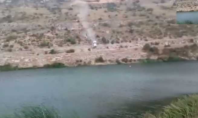 Un vehículo con un ocupante se precipita por la presa del embalse de Henchideros, en Alarcón