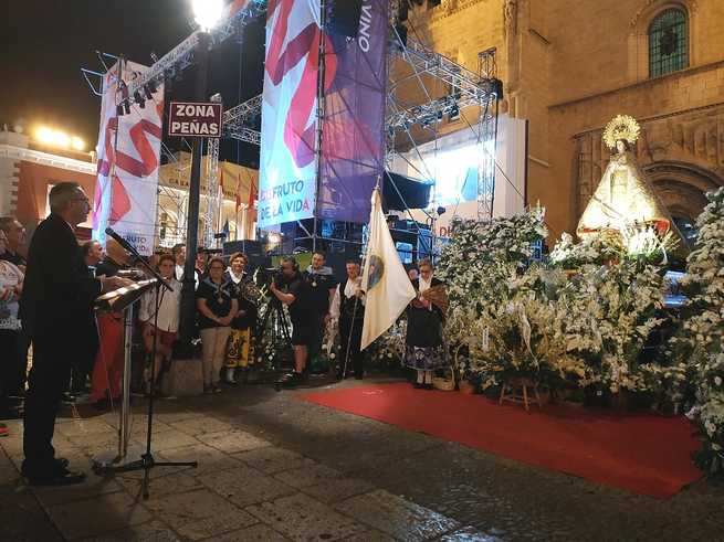 El alcalde pide a la patrona por “el vendimiador que se agacha y humilla ante el fruto”