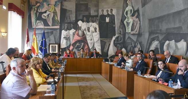 La Diputación de Ciudad Real aprueba inversiones en pueblos por 442.000 euros y asume la recaudación de los tributos en Alcázar 
