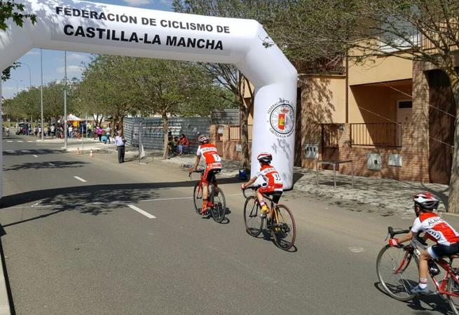 Imagen: Los ciclistas de escuelas de la región derrochan pundonor y ganas en el XVII Trofeo Hortensio Mancebo de Daimiel 