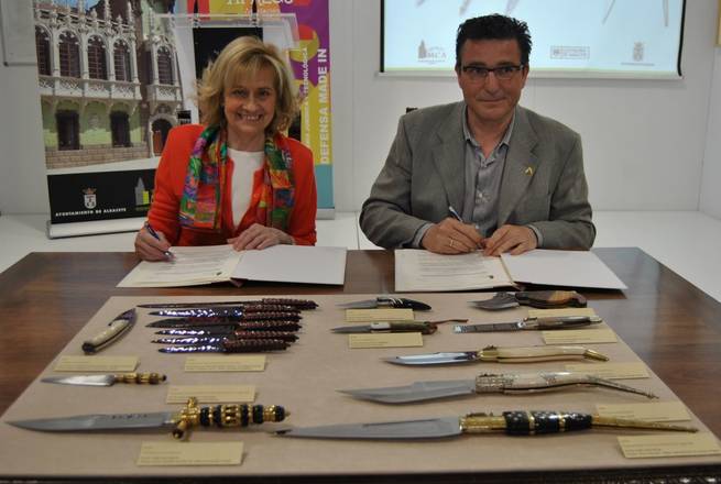 Imagen: La colección de APRECU en el Museo de la Cuchillería recibe 16 nuevas piezas, premiadas en las tres últimas ediciones del Concurso Castilla-La Mancha de Cuchillería