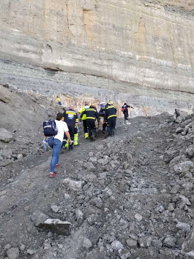Un empleado de una explotación minera de Poveda de la Sierra herido tras caer por un barranco
