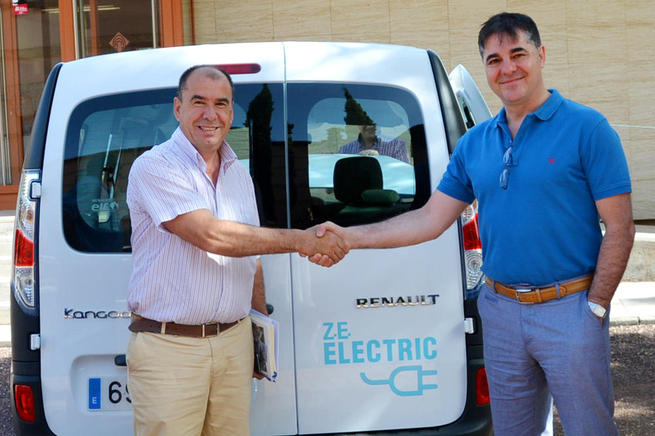 Imagen: La UCLM incorpora dos vehículos eléctricos en línea con su estrategia de eficiencia energética