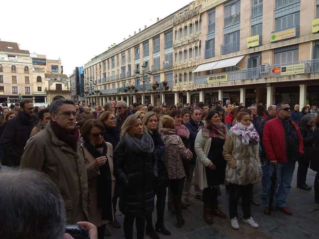 Unas 300 personas se concentran en Ciudad Real a favor de la prisión permanente revisable