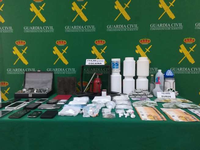 Detenidas 8 personas por tráfico de cocaína y desmantelado un laboratorio en La Roda