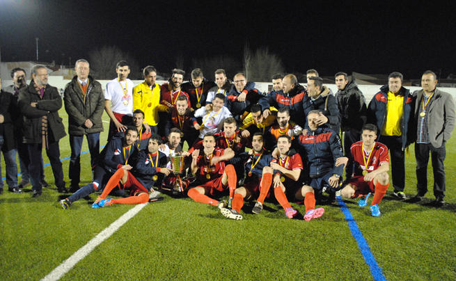 Imagen: El Almagro CF se alza con la XX edición del trofeo Diputación