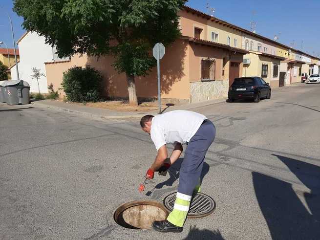 El Ayuntamiento de Quintanar trabaja para erradicar las plagas de roedores y cucarachas en el municipio